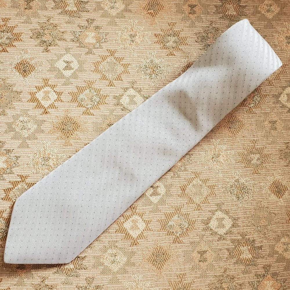 Vintage Classic Tie by JOHN HENRY